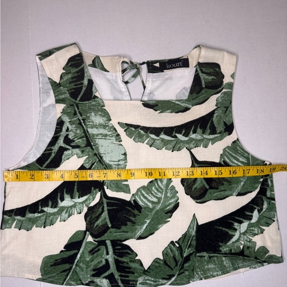 Kourt Green Leaf Print Women's Crop Top - Picture 9 of 12
